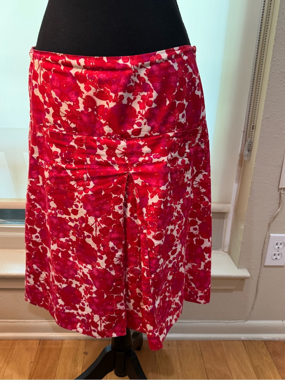 Diane Von Furstenberg Red and White Floral A-Line Skirt
